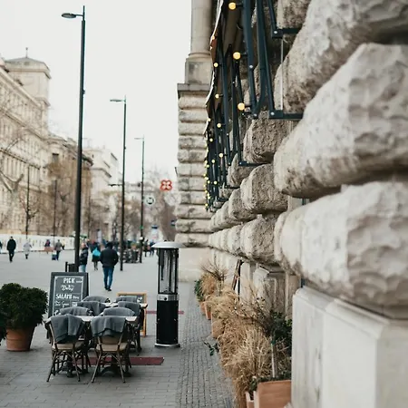 Apartment Parliament Exclusive Gallery Budapest