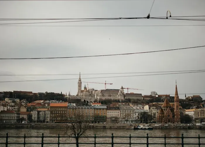 Parliament Exclusive Gallery Budapest