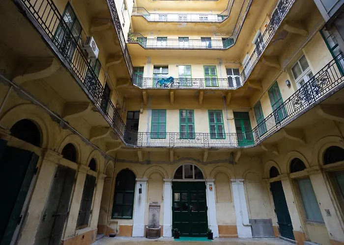 Parliament Exclusive Gallery Apartment *